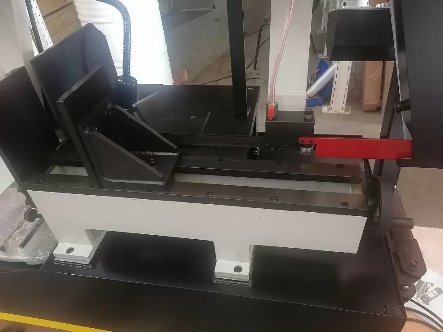 Станок ленточнопильный с гидроподъёмом рамы STALEX BS-2114ТH