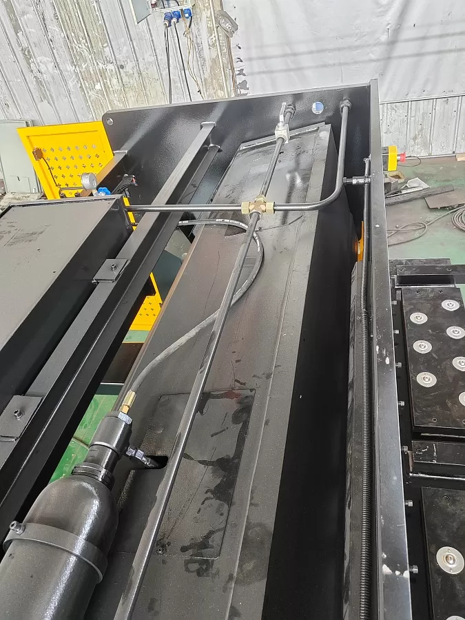 Гильотина гидравлическая Stalex HSB 2500x12