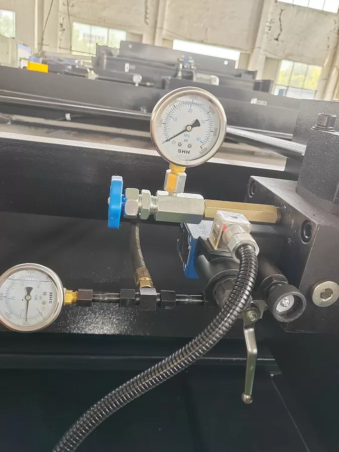 Гильотина гидравлическая Stalex HSB 3200x8