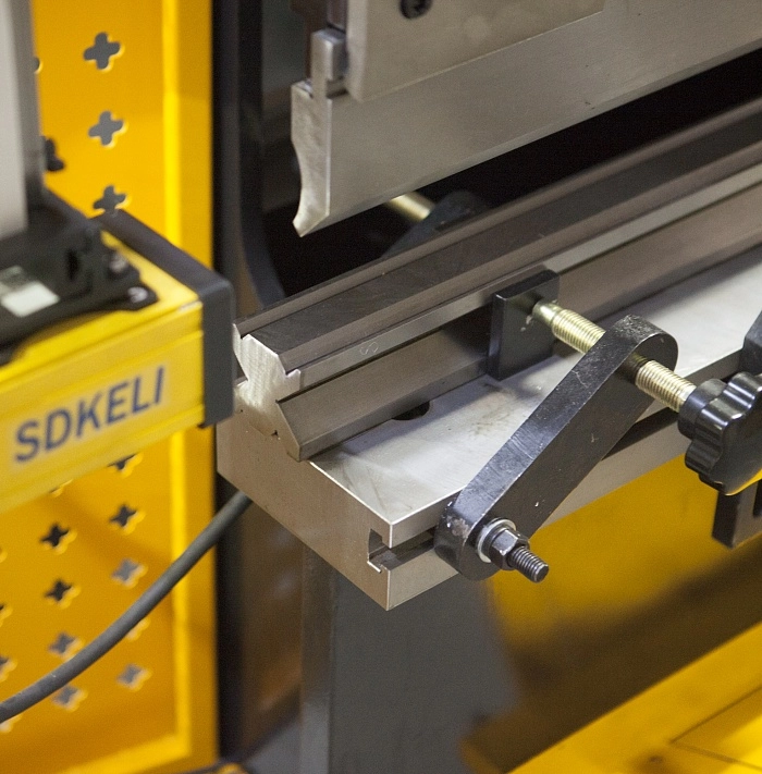 Пресс листогибочный гидравлический STALEX W67Y-30x1300 Е21 (ось Y; X)