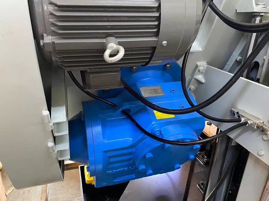 Гидравлический ленточнопильный колонный станок Stalex SBS-650