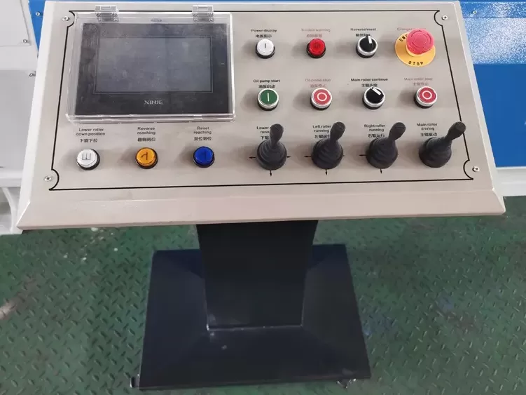 Четырехвалковый гидравлический вальцовочный станок STALEX W12-6x2000