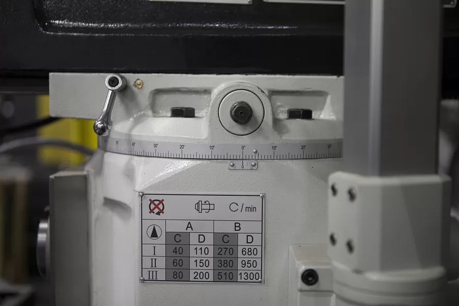 Универсально-фрезерный станок STALEX MUF65