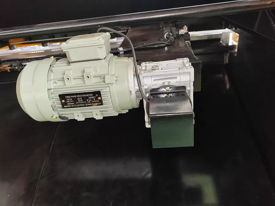 Гильотина гидравлическая Stalex HSB 2500x4