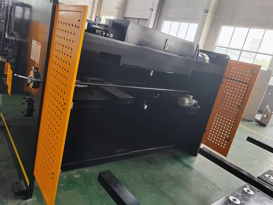 Гильотина гидравлическая Stalex HSB 3200x8